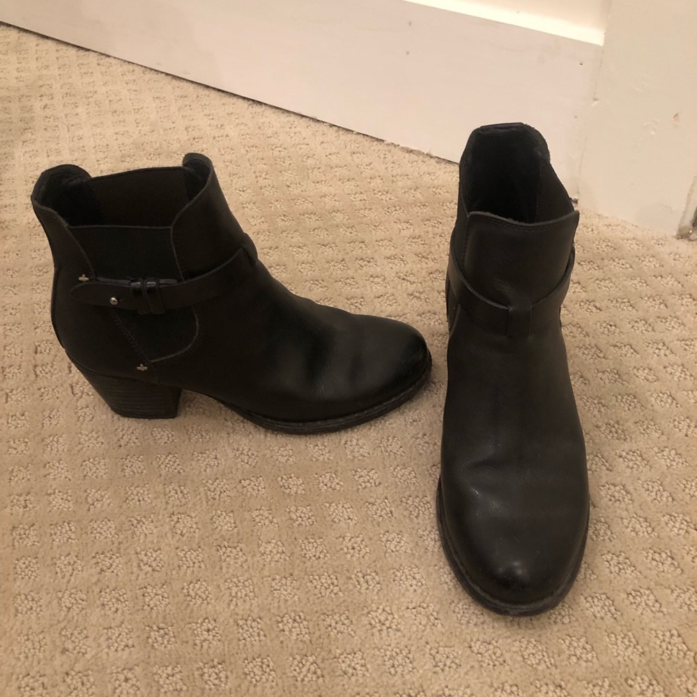 Rag and Bone black booties size 36. Look great, heel could be easily polished.